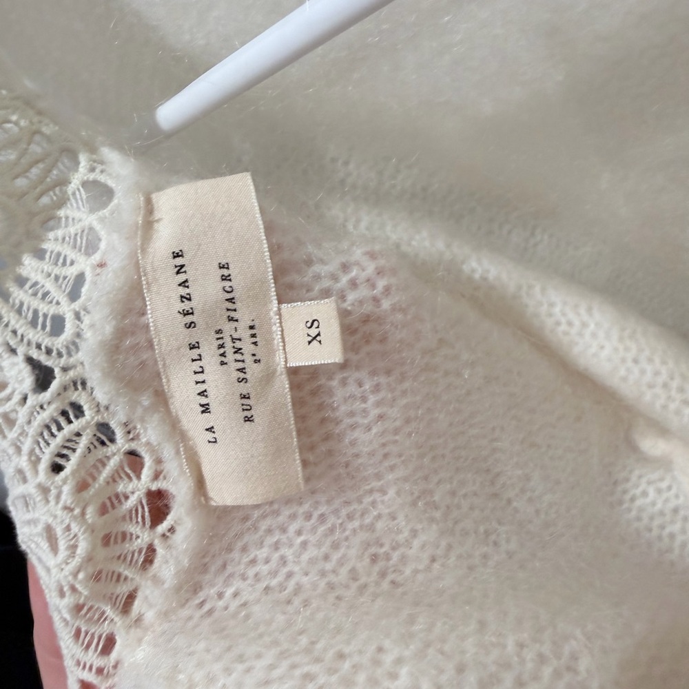 Sezane Astride Jumper in Ecru Lace-Trim V-Back Sweater - Picture 6 of 8